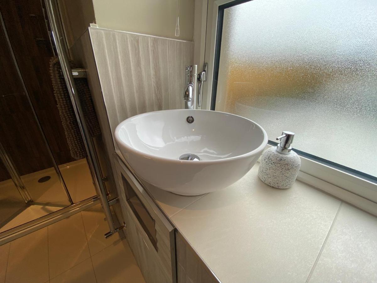 The Gate Lodge At Dunnanew - 4 Star- Sleeps 5 Seaforde Luaran gambar